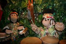 The Amazing Drumming Momkeys