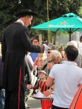 Stilts - Wiggle Waiters