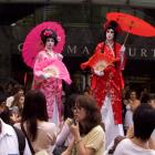 Geisha Stilt Walkers